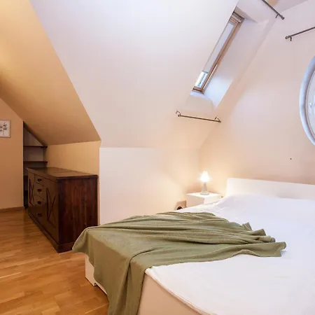 Gertrude's Apartman